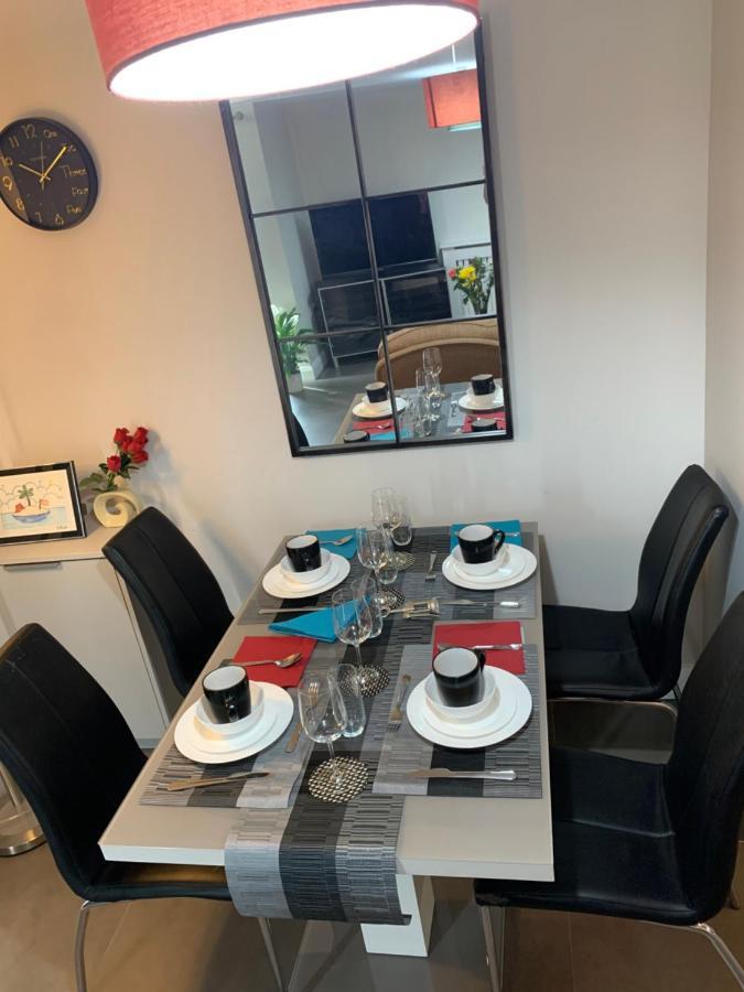Aqua Dreams - Serviced Luxury Modern Belfast City Centre 2 Bed Apartment Екстериор снимка