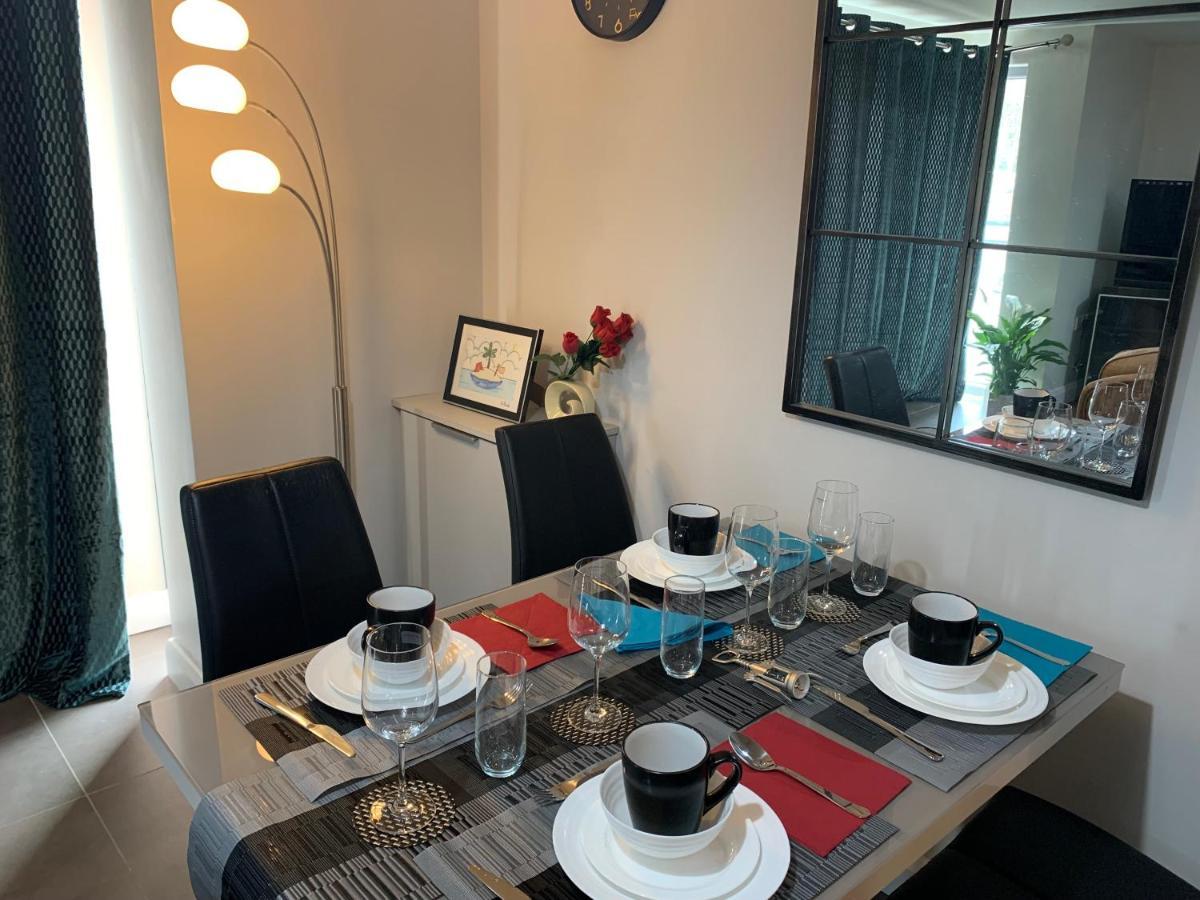 Aqua Dreams - Serviced Luxury Modern Belfast City Centre 2 Bed Apartment Екстериор снимка