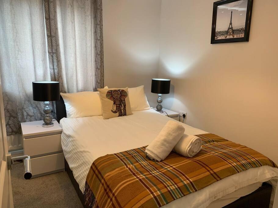 Aqua Dreams - Serviced Luxury Modern Belfast City Centre 2 Bed Apartment Екстериор снимка