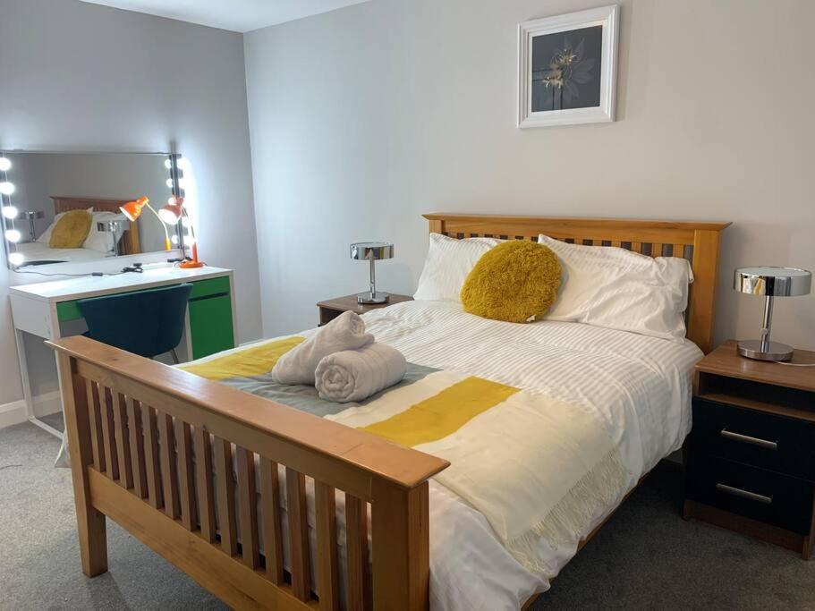 Aqua Dreams - Serviced Luxury Modern Belfast City Centre 2 Bed Apartment Екстериор снимка