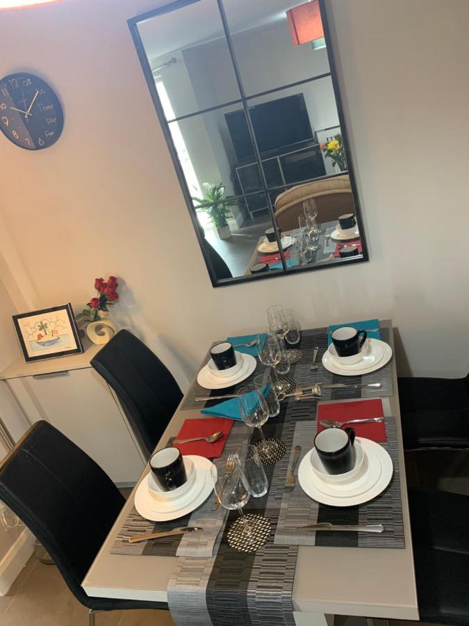 Aqua Dreams - Serviced Luxury Modern Belfast City Centre 2 Bed Apartment Екстериор снимка