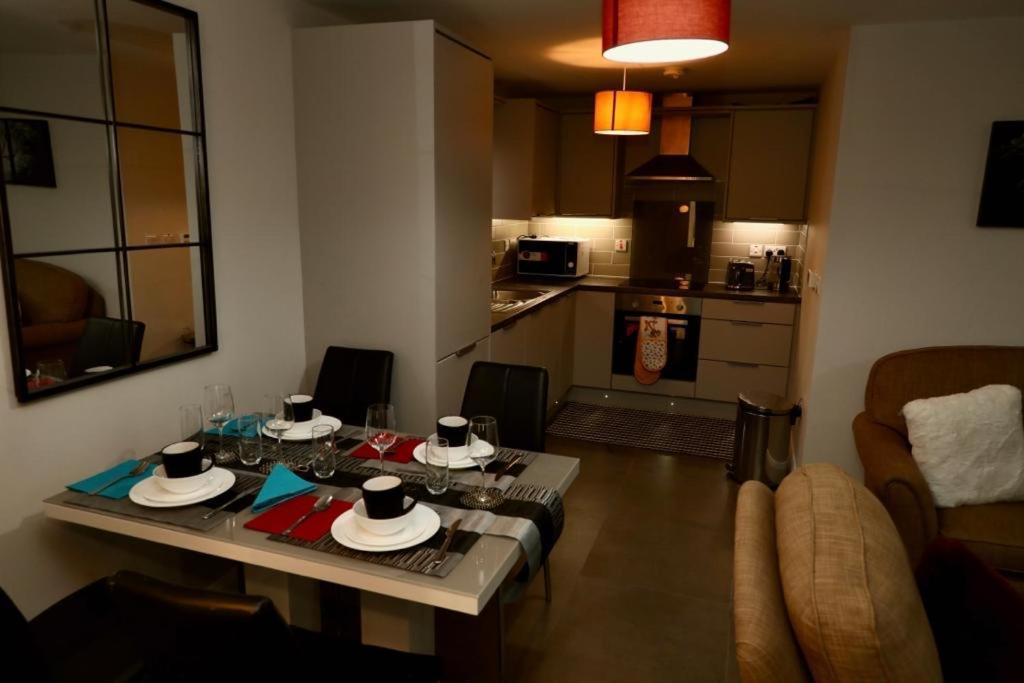 Aqua Dreams - Serviced Luxury Modern Belfast City Centre 2 Bed Apartment Екстериор снимка