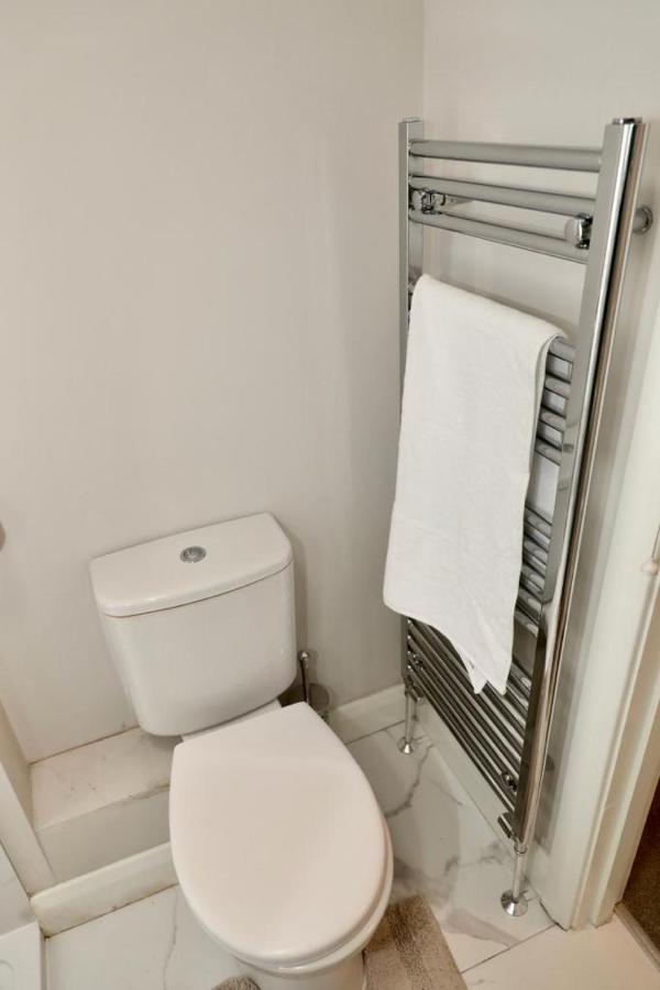 Aqua Dreams - Serviced Luxury Modern Belfast City Centre 2 Bed Apartment Екстериор снимка