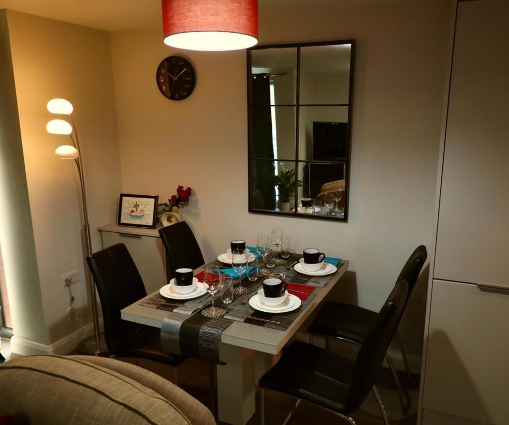 Aqua Dreams - Serviced Luxury Modern Belfast City Centre 2 Bed Apartment Екстериор снимка